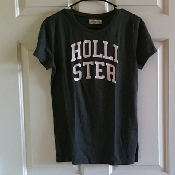 Hollister Tops - Hollister tee size L $15